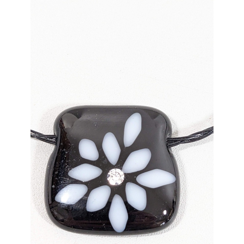 Guusie Black White‎ Art Glass Flower Square Pendant Necklace 17 inches